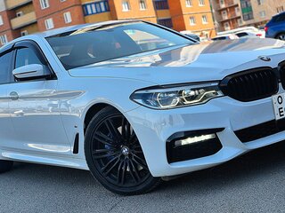 2017 BMW 5 серии 530i VII (G30/G31/G38), белый, 3029000 рублей, вид 3