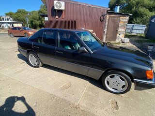 1992 Mercedes-Benz W124 200, чёрный, 600000 рублей, вид 4