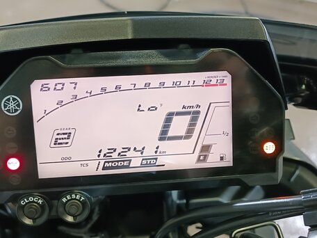 2017 Yamaha MT-10, чёрный, 1200000 рублей, вид 5