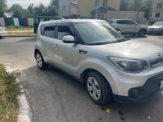 2018 Kia Soul II Рестайлинг, серебристый, 1300000 рублей, вид 4
