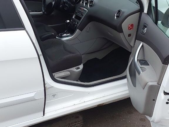 2008 Peugeot 308 I, белый, 500000 рублей - вид 12