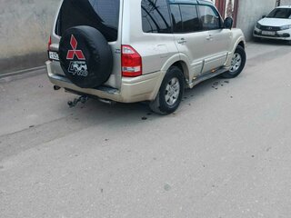 2004 Mitsubishi Pajero III Рестайлинг, золотистый, 950000 рублей, вид 4