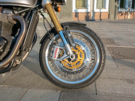 2016 Triumph Thruxton, серебристый, 959000 рублей, вид 3