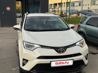 2017 Toyota RAV4 IV (XA40) Рестайлинг, белый, 2200000 рублей, вид 3