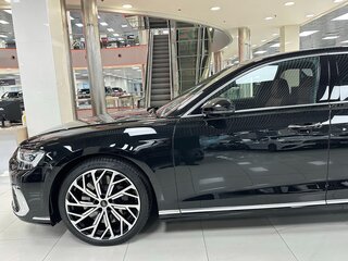 2025 Audi A8 Long 60 TFSI e IV (D5) Рестайлинг, чёрный, 16995000 рублей, вид 4