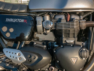 2016 Triumph Thruxton, серебристый, 959000 рублей, вид 4