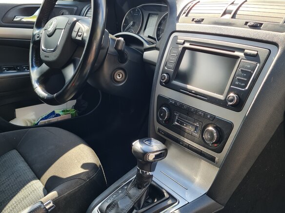 2013 Skoda Octavia II (A5) Рестайлинг, белый, 650000 рублей - вид 8
