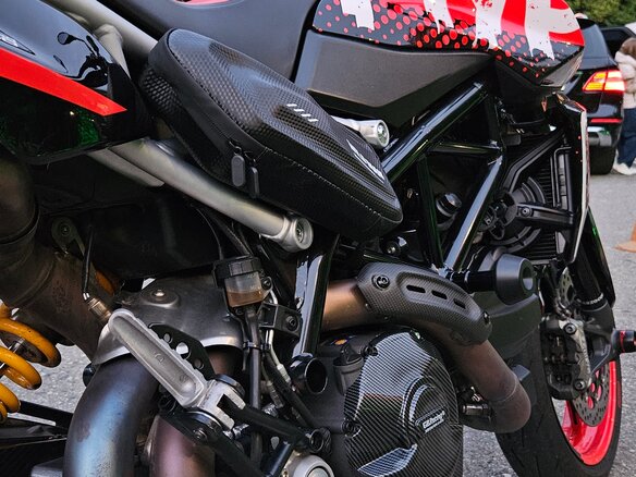 2022 Ducati Hypermotard, чёрный, 950000 рублей - вид 11