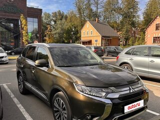 2018 Mitsubishi Outlander III Рестайлинг 2, коричневый, 3000000 рублей, вид 3
