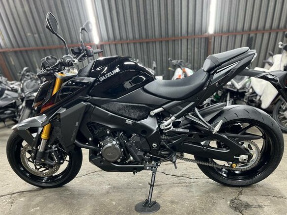 2021 Suzuki GSX-S 1000, чёрный, 1250000 рублей - вид 3