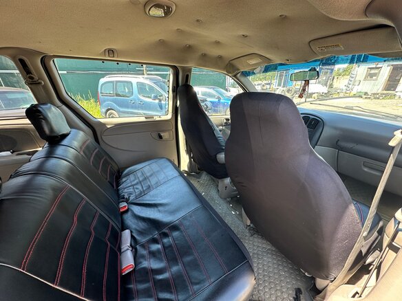 2002 Chrysler Voyager IV, красный, 220000 рублей - вид 9