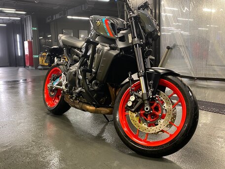 2021 Yamaha MT-09 (FZ-09), серый, 1299000 рублей, вид 1