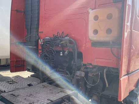 2005 Volvo FH, оранжевый, 1970000 рублей, вид 3