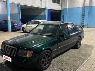 1986 Mercedes-Benz W124 200, зелёный, 350000 рублей, вид 1