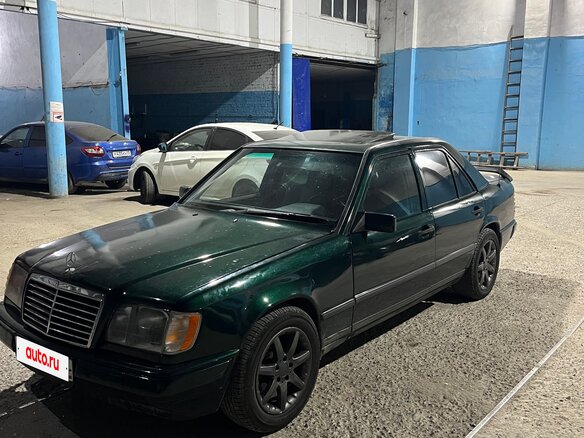 1986 Mercedes-Benz W124 200, зелёный, 350000 рублей