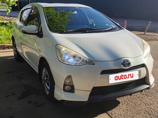 2012 Toyota Aqua I, белый, 875000 рублей, вид 3