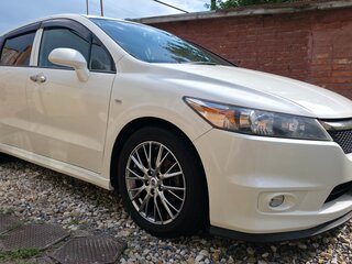 2009 Honda Stream II, белый, 1150000 рублей, вид 4