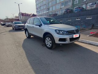 2012 Volkswagen Touareg II, серебристый, 2150000 рублей, вид 2
