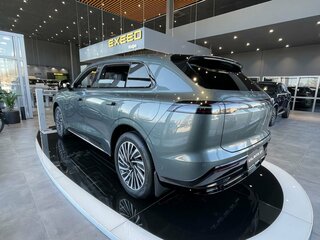 2025 Exeed Exlantix ET, серый, 6990000 рублей, вид 3