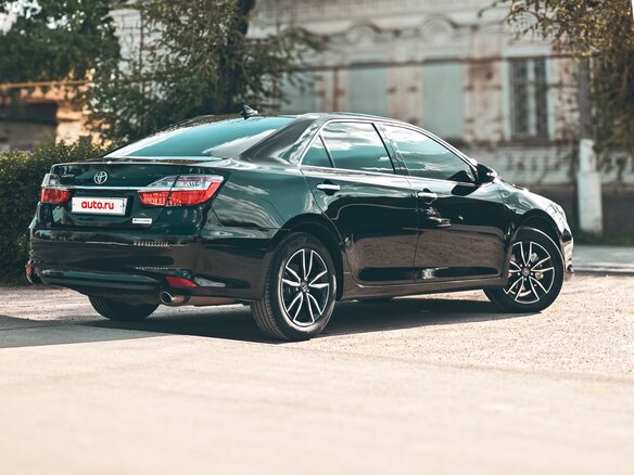 2017 Toyota Camry VII (XV50) Рестайлинг 2, чёрный, 2400000 рублей - вид 4