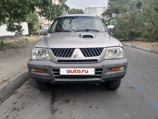 2005 Mitsubishi L200 III Рестайлинг, серебристый, 900000 рублей, вид 3