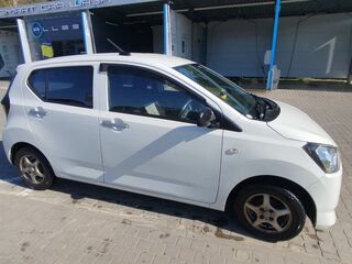 2017 Daihatsu Mira e:S II, белый, 530000 рублей, вид 2