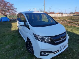 2016 Honda Stepwgn V, белый, 2560000 рублей, вид 2