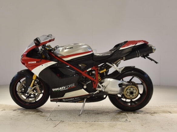 2010 Ducati 1198, пурпурный, 1100000 рублей