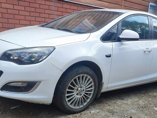 2013 Opel Astra J Рестайлинг, белый, 510000 рублей, вид 2