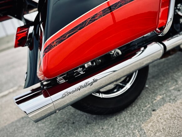 2016 Harley-Davidson CVO, красный, 1900000 рублей - вид 3
