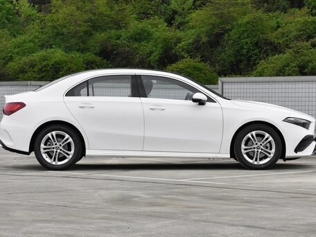2025 Mercedes-Benz A-Класс 180 Long IV (W177) Рестайлинг, белый, 3500000 рублей, вид 4