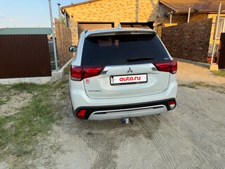 2021 Mitsubishi Outlander III Рестайлинг 3, белый, 3100000 рублей, вид 3