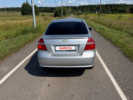 2010 Chevrolet Aveo I Рестайлинг, серебристый, 300000 рублей, вид 3