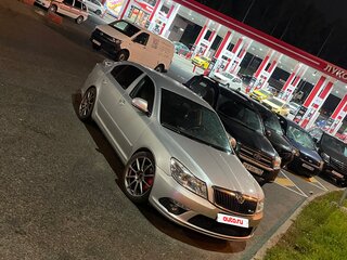 2011 Skoda Octavia RS II Рестайлинг, серебристый, 850000 рублей, вид 1