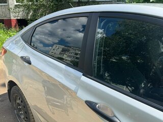 2014 Hyundai Solaris I Рестайлинг, серебристый, 1050000 рублей, вид 5