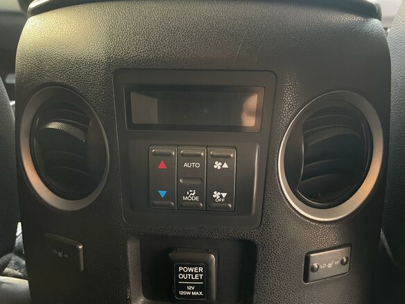 2011 Honda Pilot II Рестайлинг, белый, 2250000 рублей - вид 15