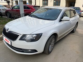 2013 Skoda Superb DSG II Рестайлинг, белый, 899000 рублей, вид 2
