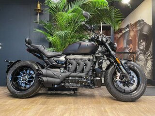 2025 Triumph Rocket 3, чёрный, 3700000 рублей, вид 2