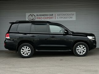 2017 Toyota Land Cruiser 200 Series Рестайлинг 2, чёрный, 5649000 рублей, вид 5