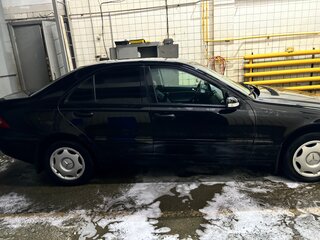 2003 Mercedes-Benz C-Класс 180 II (W203), чёрный, 630000 рублей, вид 5