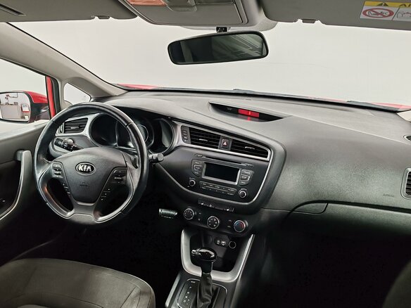 2016 Kia Ceed II Рестайлинг, красный, 1070000 рублей - вид 10