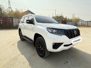 2023 Toyota Land Cruiser Prado 150 Series Рестайлинг 3, белый, 5500000 рублей, вид 2