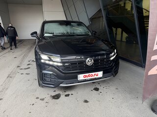 2018 Volkswagen Touareg III, чёрный, 3700000 рублей, вид 1