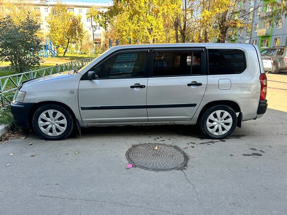 2003 Toyota Succeed I, серый, 420000 рублей - вид 2