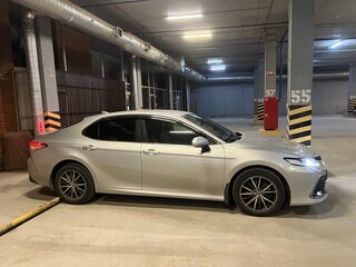 2021 Toyota Camry VIII (XV70) Рестайлинг, серый, 3400000 рублей, вид 1