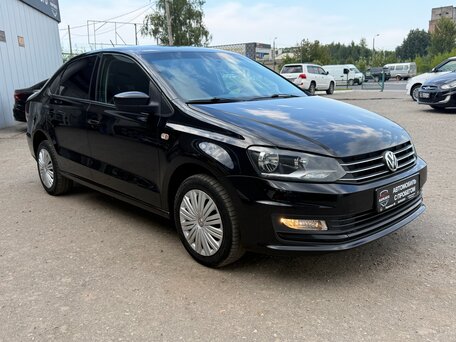 2016 Volkswagen Polo V Рестайлинг, чёрный, вид 3