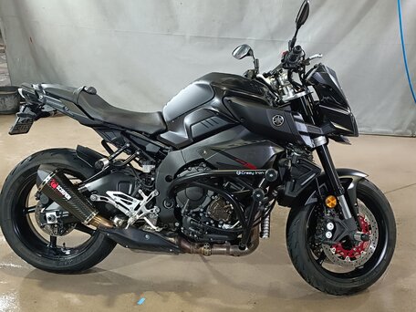 2017 Yamaha MT-10, чёрный, 1200000 рублей, вид 2