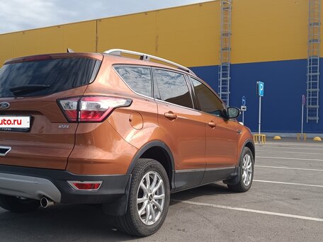 2017 Ford Kuga II Рестайлинг, коричневый, 2000000 рублей, вид 5