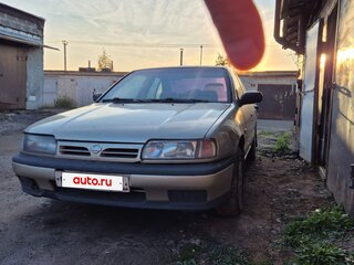 1991 Nissan Primera I (P10), бежевый, 90000 рублей, вид 2