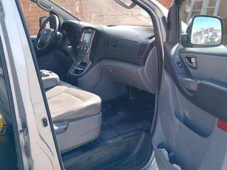 2013 Hyundai Grand Starex, серебристый, 1300000 рублей, вид 3